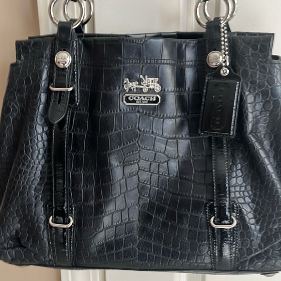 Coach triple compartment shoulder bag - Picture 2 of 5